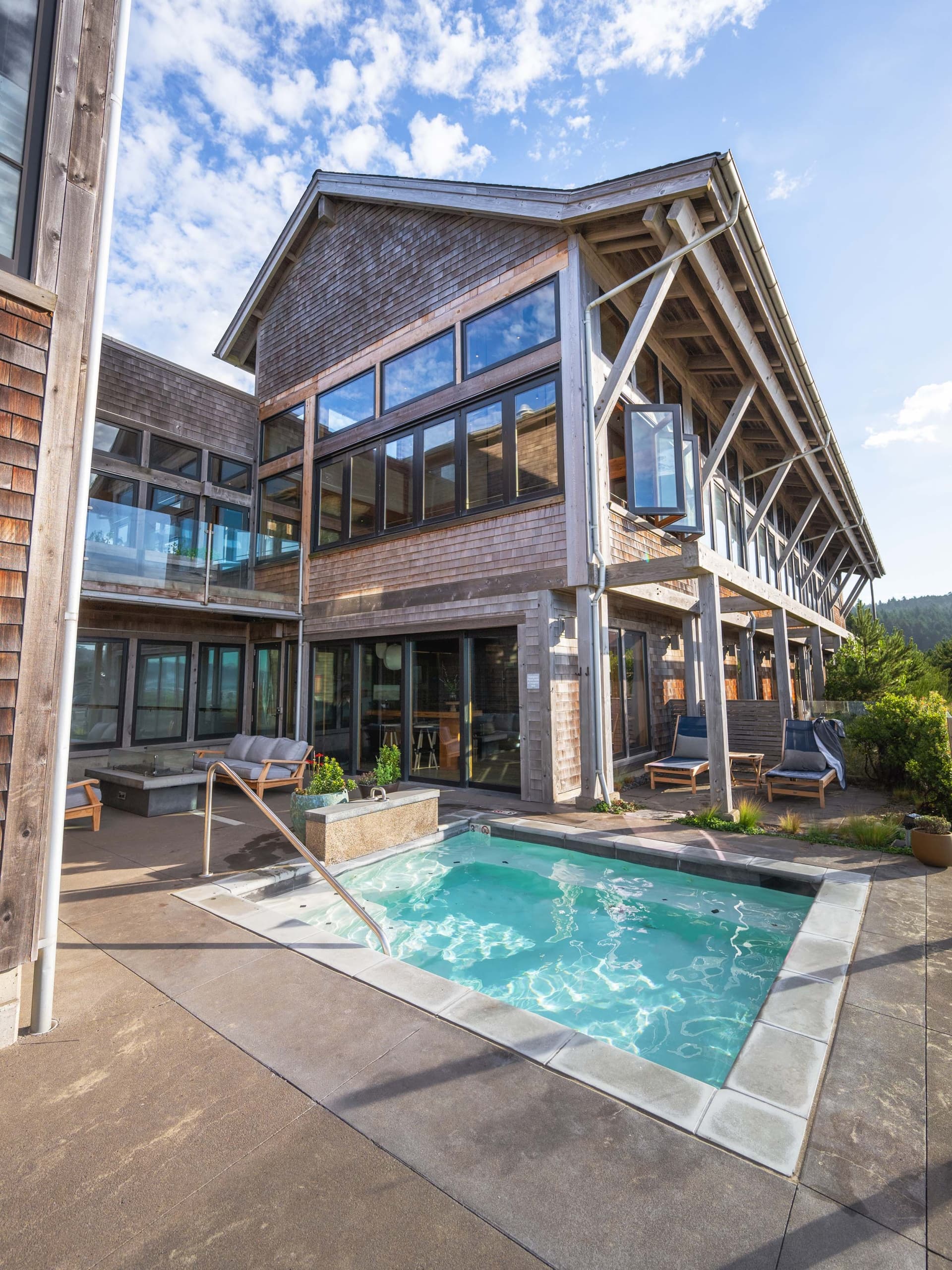Headlands Outdoor Hot Tub area
