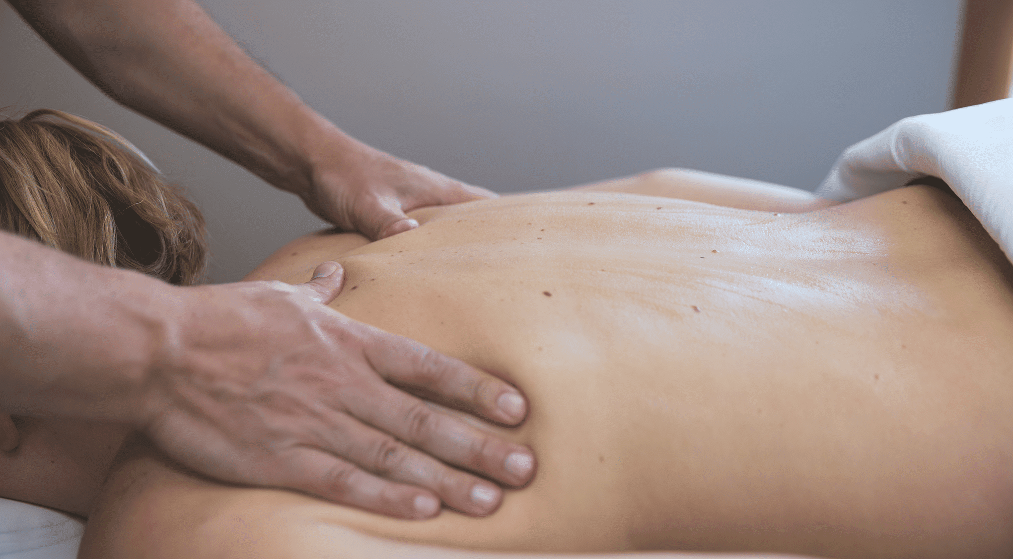 Massage_Back_0C3A4783